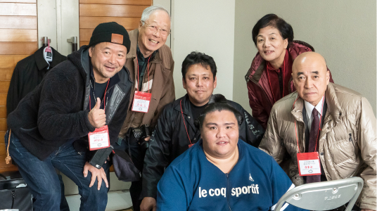 母校出身力士 御嶽海 激励訪問2018年12月11日 大相撲冬巡業 吹上場所